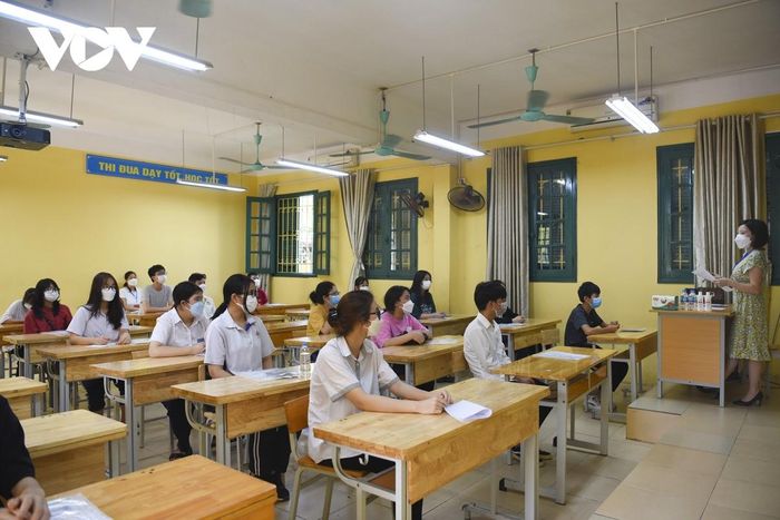 Xét tuyển học bạ vào lớp 10: Việc sửa điểm dễ như chơi-1