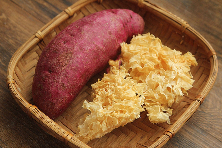 Món chè dưỡng nhan nấu từ nguyên liệu quen thuộc, giúp da dẻ căng mịn hơn mỗi ngày-1