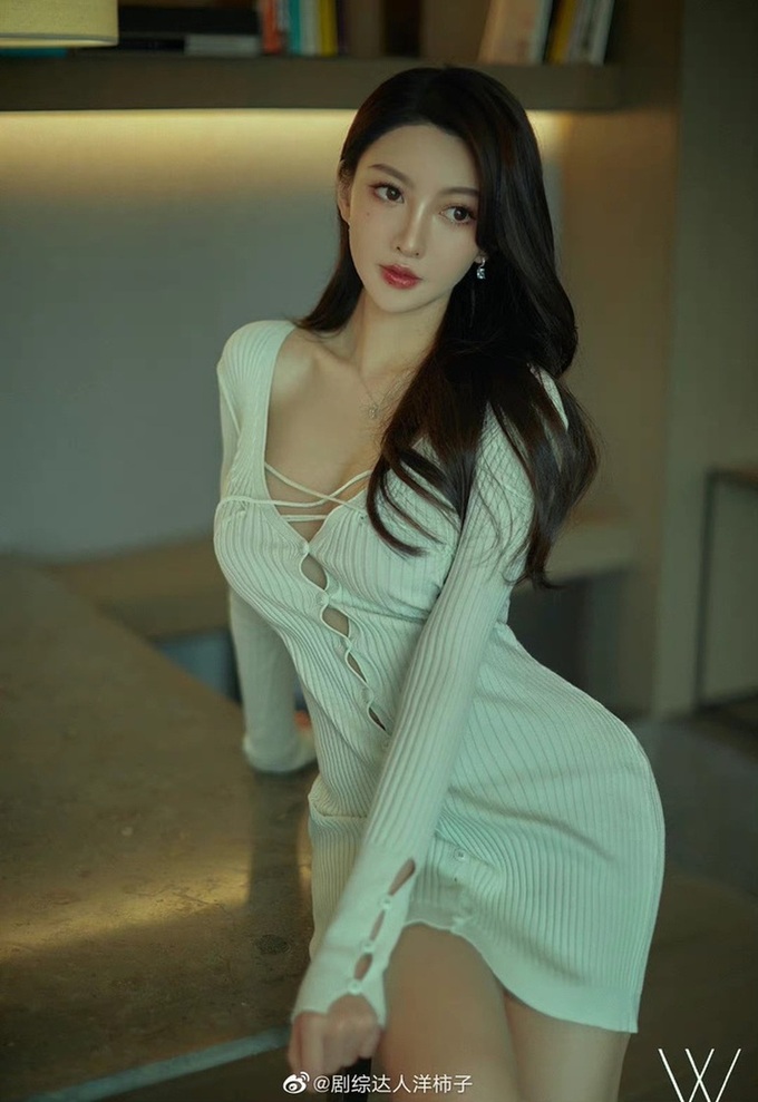 Bạn gái hot girl chấp nhận chuyện tình trong bóng tối với Huỳnh Hiểu Minh-2