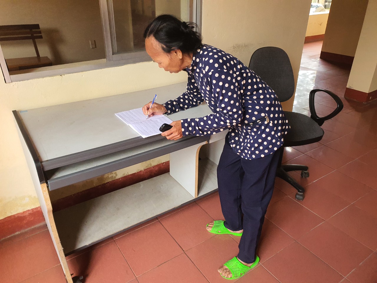 Nặng trĩu tình mẹ giữa chốn pháp đình-4