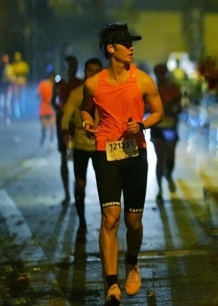 Cuộc sống của Nhan Phúc Vinh đằng sau ánh hào quang-4