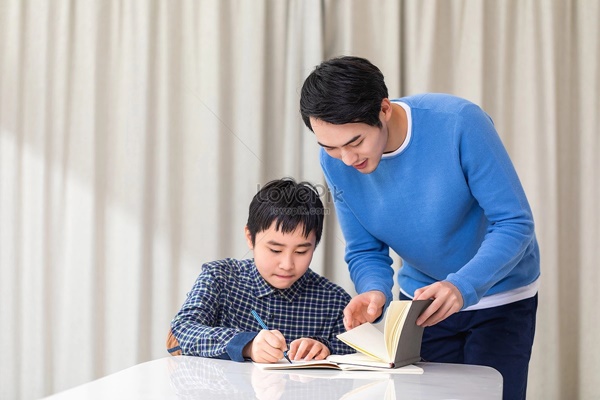 5 kiểu cha mẹ có khả năng nuôi dạy những đứa trẻ xuất sắc: Bạn liệu có nằm trong danh sách này?-2