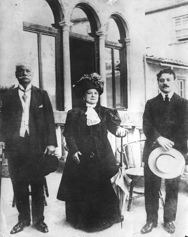 Bi kịch gia tộc Gucci: Anh em hãm hại nhau, tranh quyền đoạt vị, cướp tài sản, kiện cha đẻ, tất cả vì cách giáo dục con sai lầm của nhà sáng lập Guccio Gucci?-1