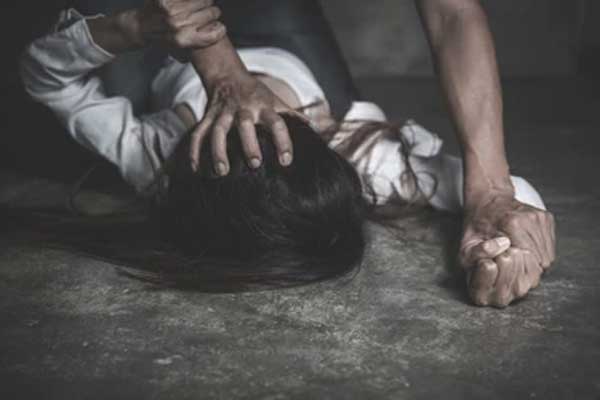 Nữ kỹ sư tố chồng ép quan hệ với 2 người bạn-1