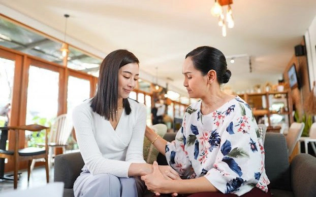 Hành động nhỏ của chị dâu tương lai khiến mẹ tôi vội vã giục cưới-1