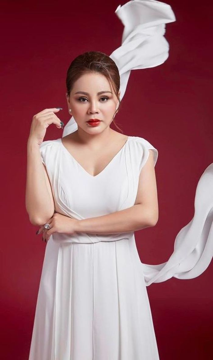 Lê Giang khoe nhan sắc thật bác tin đồn tiêm filler bị méo mặt-10