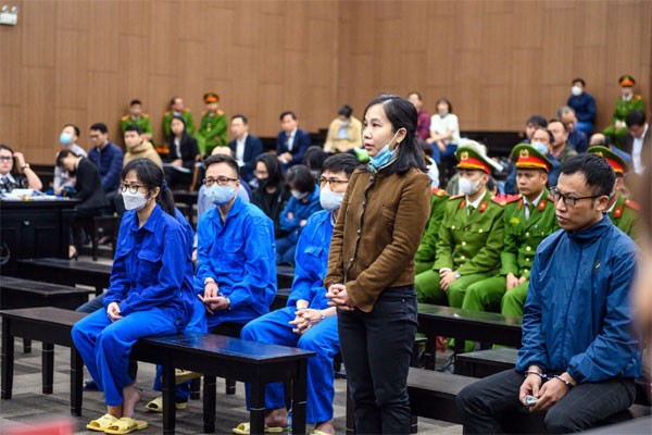 Cán bộ ngân hàng khai về việc tiếp tay siêu lừa chiếm đoạt 370 tỷ đồng-1