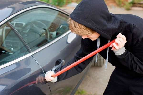 Giới trẻ Mỹ học theo cách trộm ôtô trên mạng-1