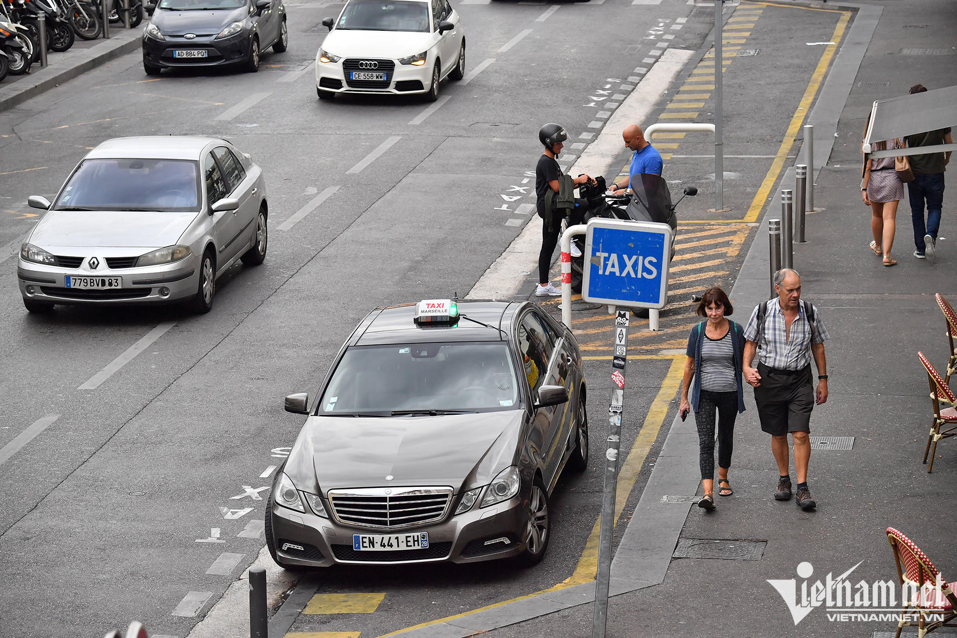 Cách cho thuê và sử dụng vỉa hè ở các nước trên thế giới-5