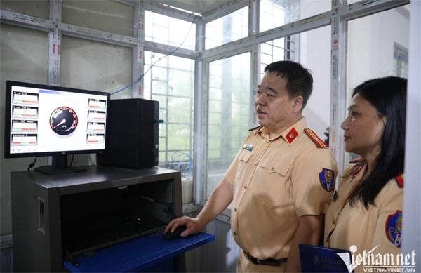 CSGT bắt đầu kiểm định ô tô, giảm tải ùn tắc đăng kiểm-3