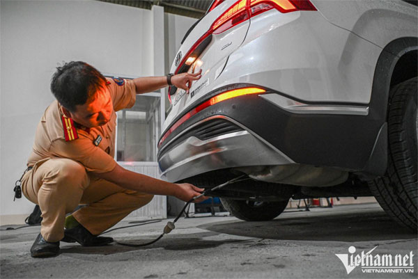 CSGT bắt đầu kiểm định ô tô, giảm tải ùn tắc đăng kiểm-6