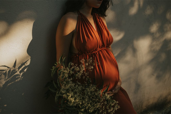 Em chồng trót dại mang thai, quỳ xuống xin tôi làm điều khó xử-1