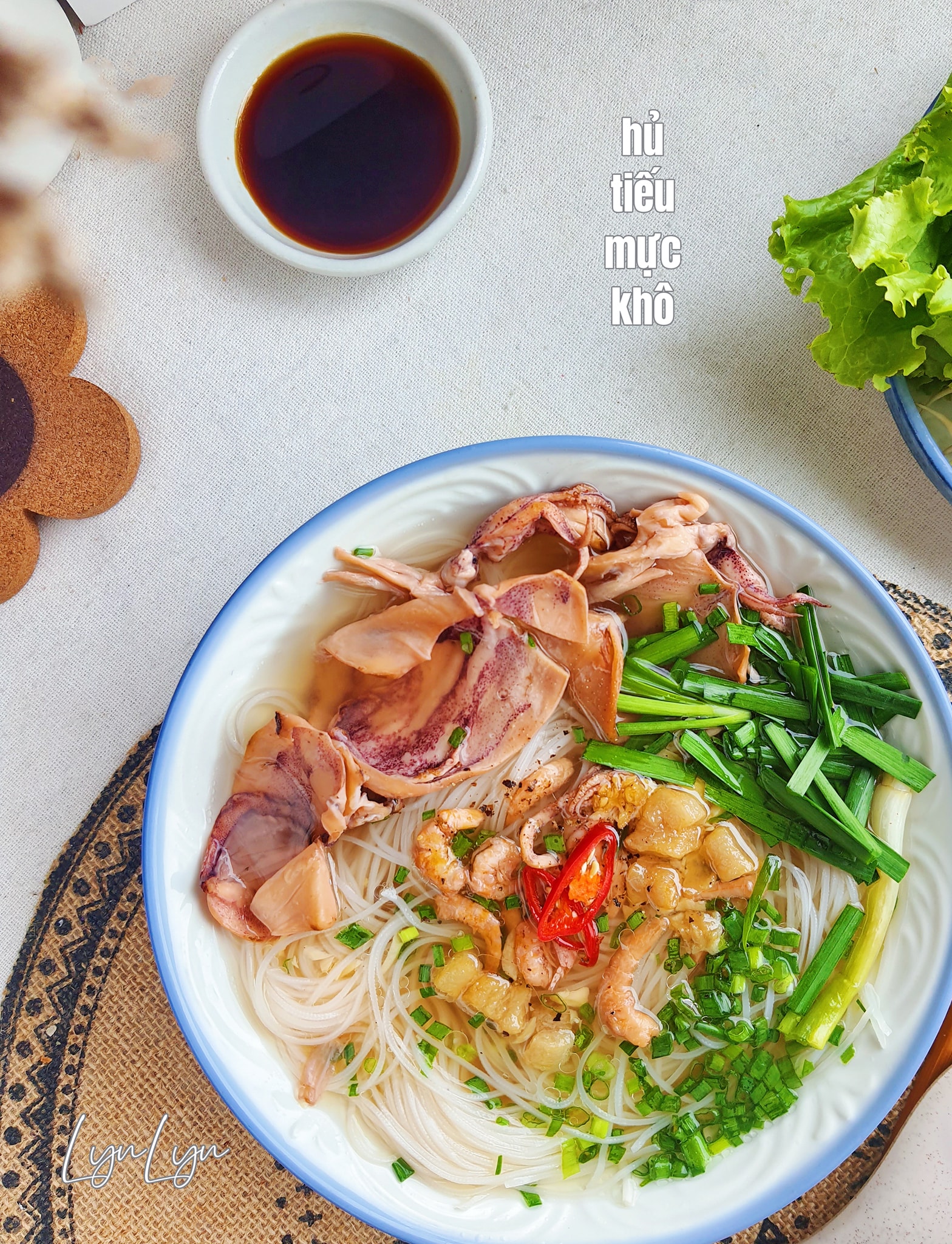 Để nấu hủ tiếu mực khô thơm ngon, lạ miệng bạn nhất định phải nhớ bước này-1