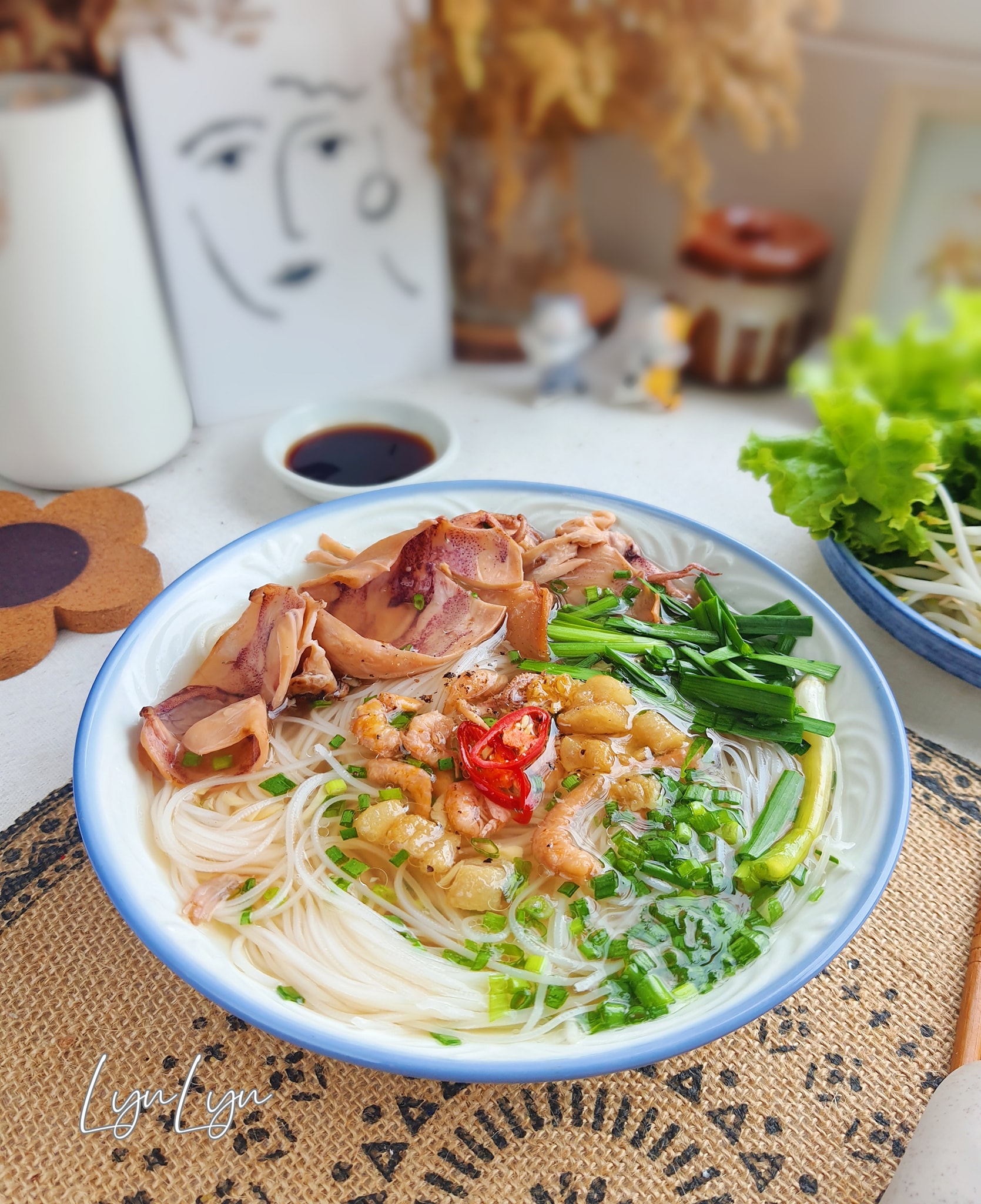 Để nấu hủ tiếu mực khô thơm ngon, lạ miệng bạn nhất định phải nhớ bước này-5