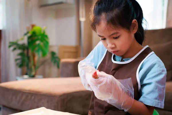 Giao việc bếp núc cho 2 con, mẹ nhàn nhã thưởng trà và cái kết bất ngờ-11