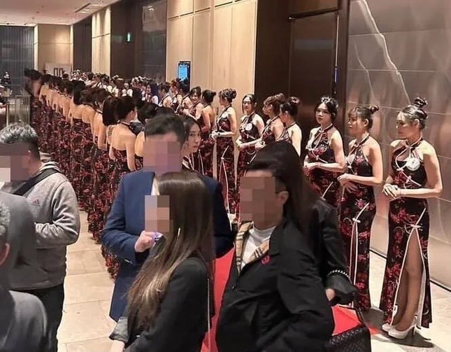 Nghệ sĩ kể điều bị cấm khi hát ở đêm tiệc 170 cô gái hầu rượu giới xã hội đen-1