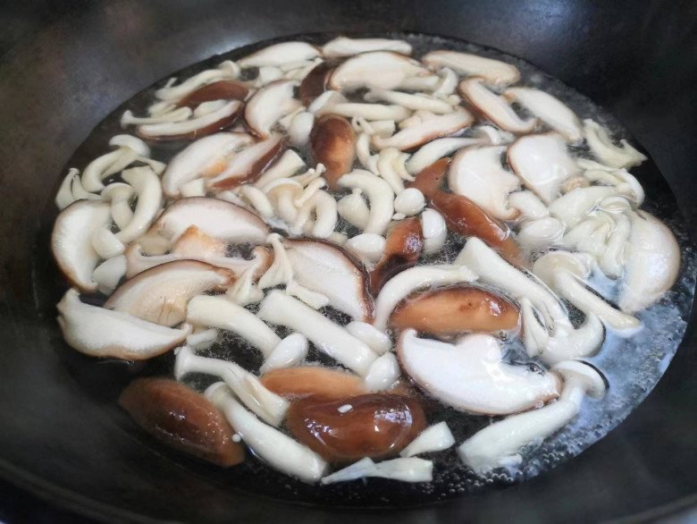 Là rau nhưng siêu giàu vitamin D, đem xào thế này ăn rất ngon, giảm nguy cơ mắc bệnh ung thư-3