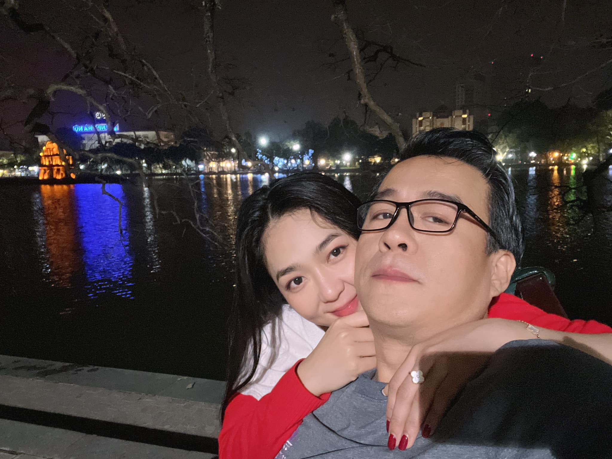 Vua cá koi và ca sĩ Hà Thanh Xuân vướng tin đồn chia tay, đã hủy kết bạn với nhau?-6