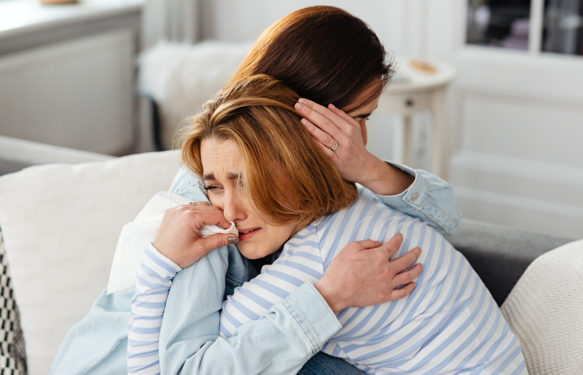 Con gái day dứt khi lấy chồng giàu mà không lo được cho bố mẹ-1