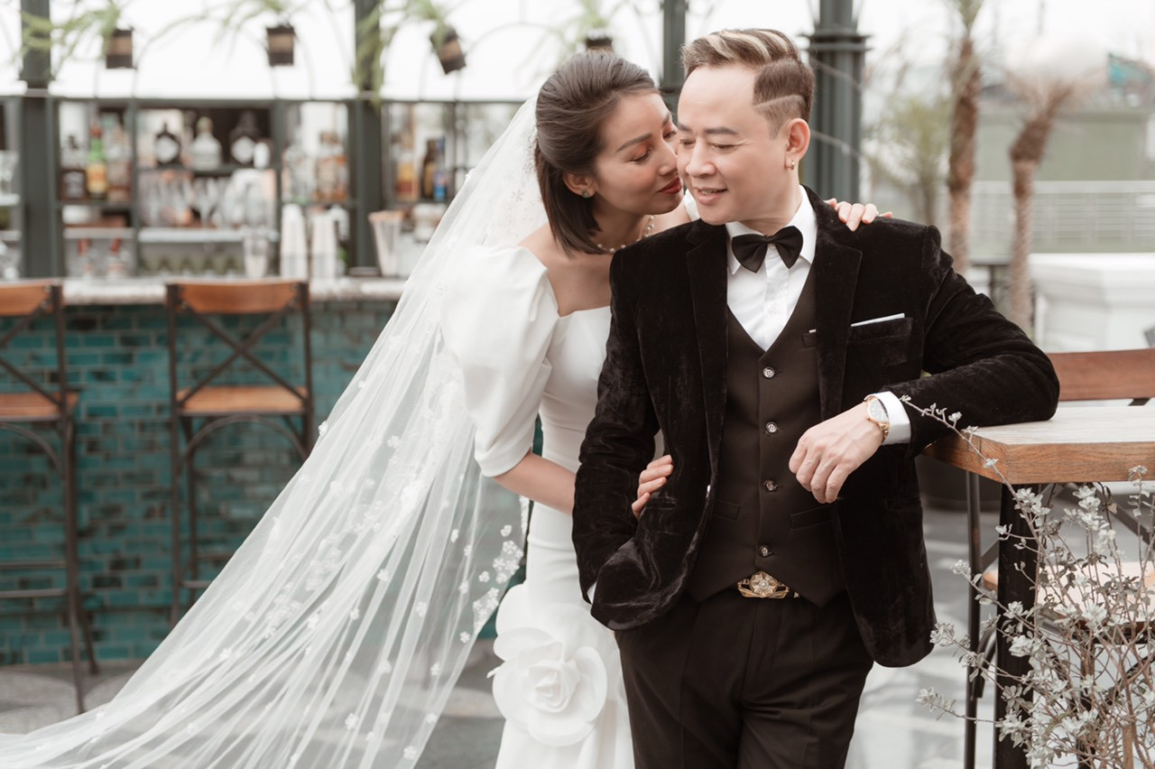 Ảnh cưới của diễn viên Tùng Dương với vợ thứ 4-9