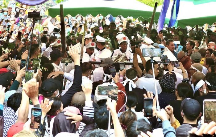 Phẫn nộ hình ảnh phản cảm, vô tâm ở đám tang NSƯT Vũ Linh-4