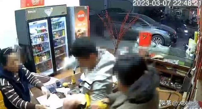 Đánh vợ con vì con không hiểu bài-1