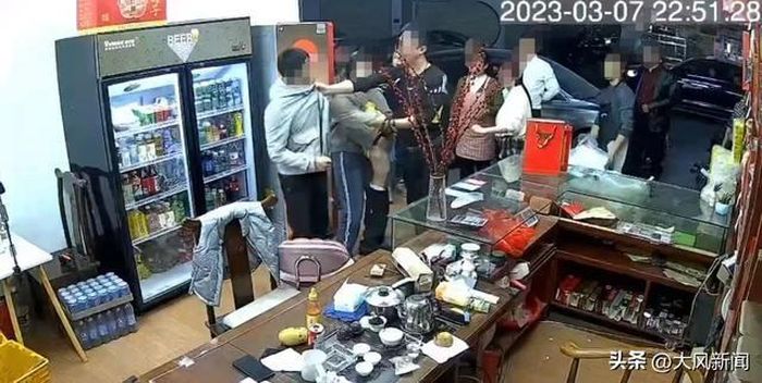 Đánh vợ con vì con không hiểu bài-2