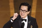 Dương Tử Quỳnh xuất sắc giành giải Nữ diễn viên xuất sắc nhất Oscar 2023-2