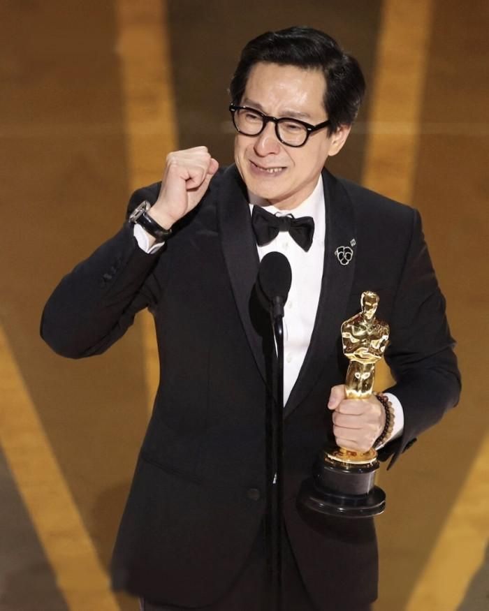 Lễ trao giải Oscar: Quan Kế Huy bật khóc khi thắng giải-1