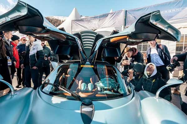 Nơi ăn chơi của giới siêu giàu-7