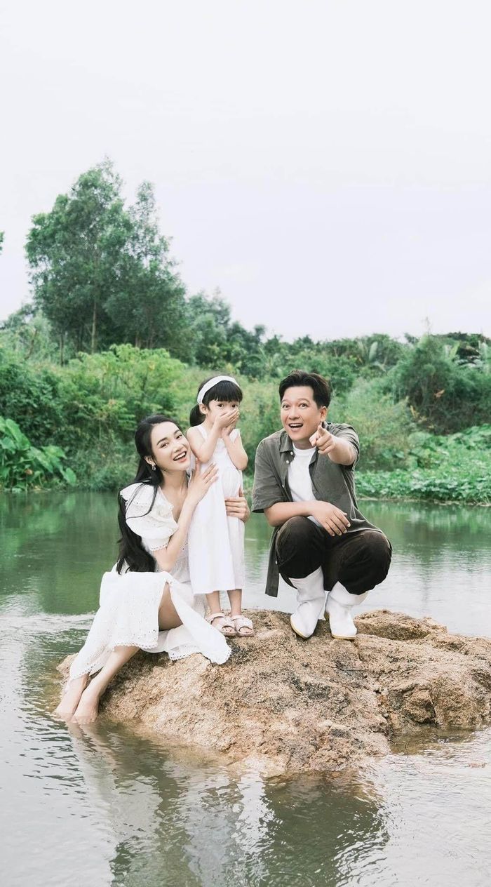 Nhã Phương khoe ảnh con gái và Trường Giang, tự nhận đẻ thuê-1