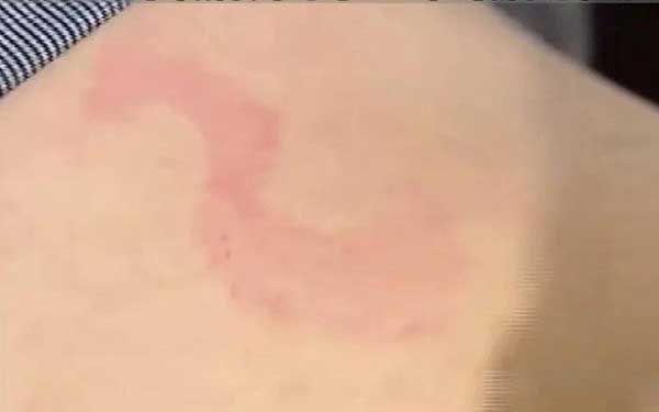 Làm giúp việc cho nhà giàu, người phụ nữ bàng hoàng khi biết sự thật về con trai chủ nhà-2