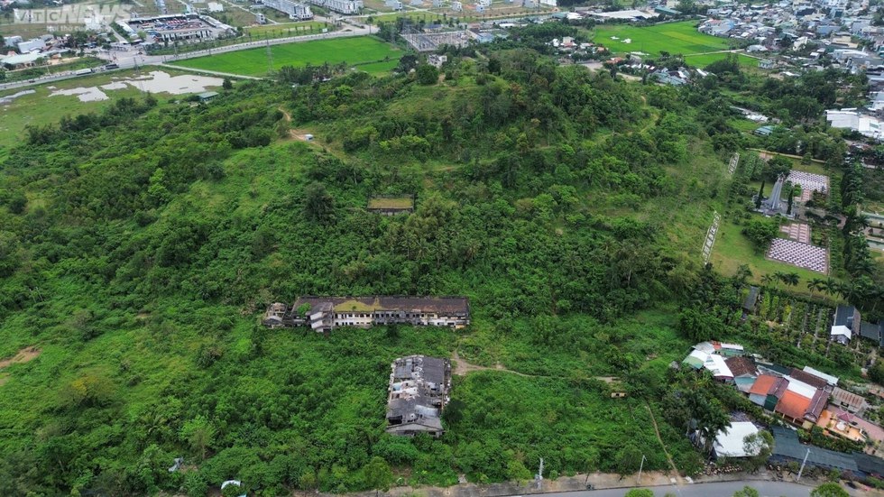 Dự án công viên chậm triển khai, con nghiện tụ tập chơi ma túy-1