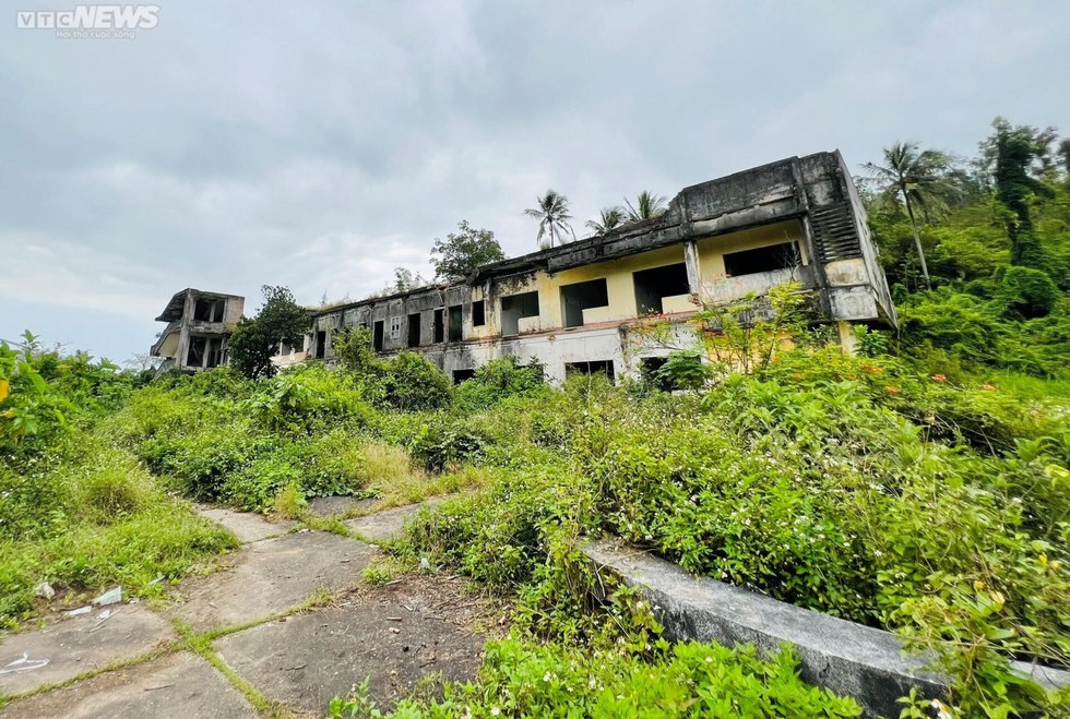 Dự án công viên chậm triển khai, con nghiện tụ tập chơi ma túy-2