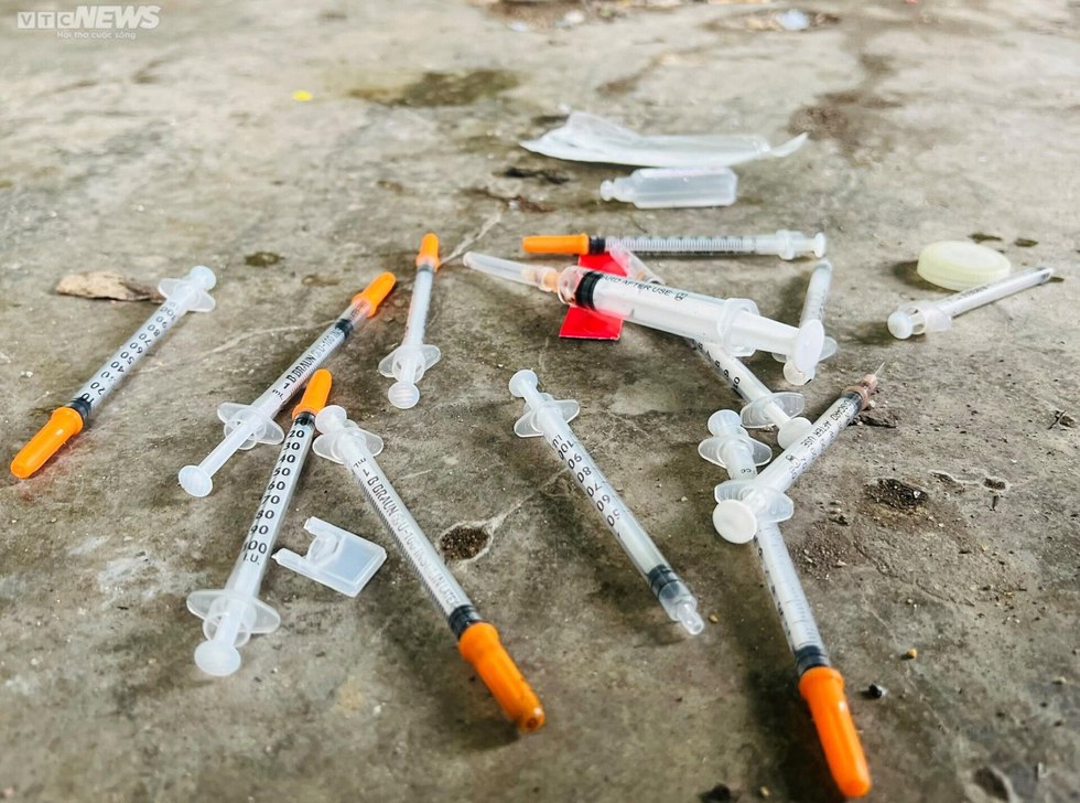 Dự án công viên chậm triển khai, con nghiện tụ tập chơi ma túy-6