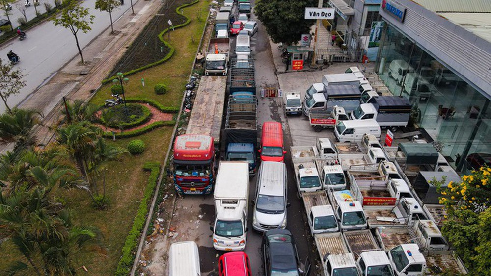 NÓNG: Thêm 1 trung tâm đăng kiểm ở Hà Nội bị khám xét-4