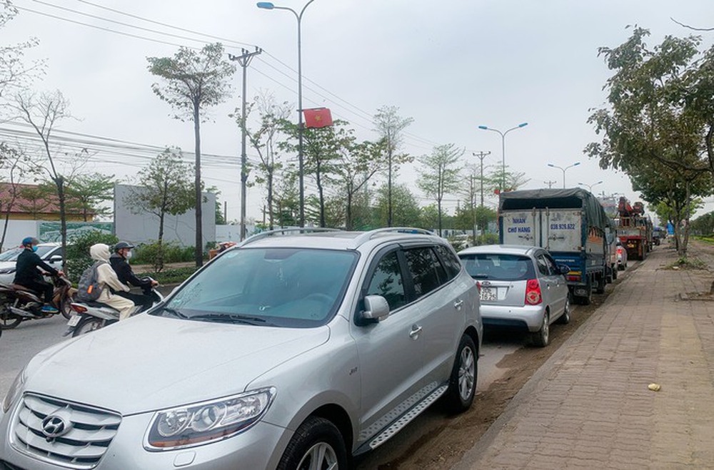 NÓNG: Thêm 1 trung tâm đăng kiểm ở Hà Nội bị khám xét-8