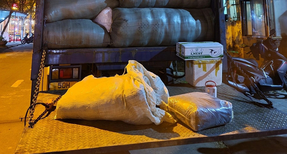 Tạm giữ hơn 6.000 sản phẩm hàng hóa, mỹ phẩm không rõ nguồn gốc xuất xứ-2