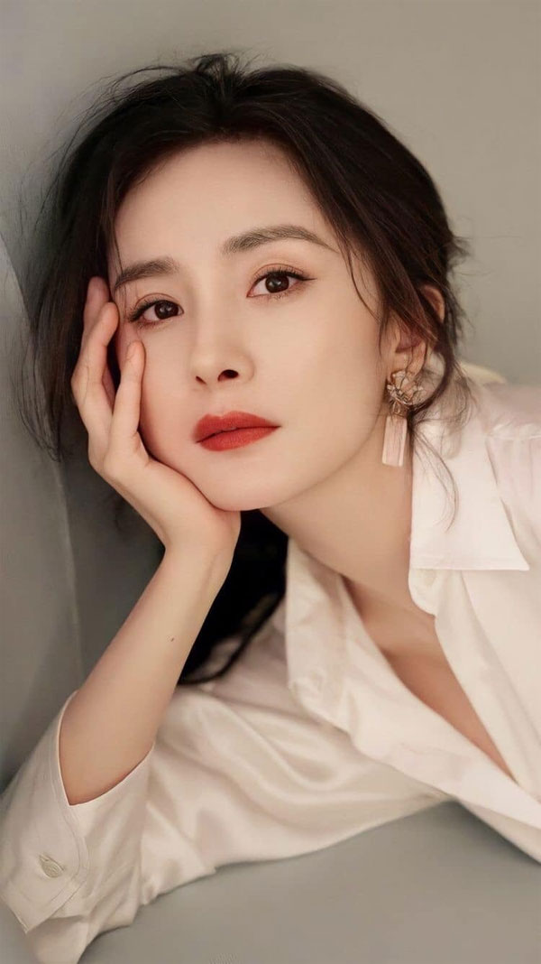 Dương Mịch về thăm con gái sau 3 năm xa cách-3