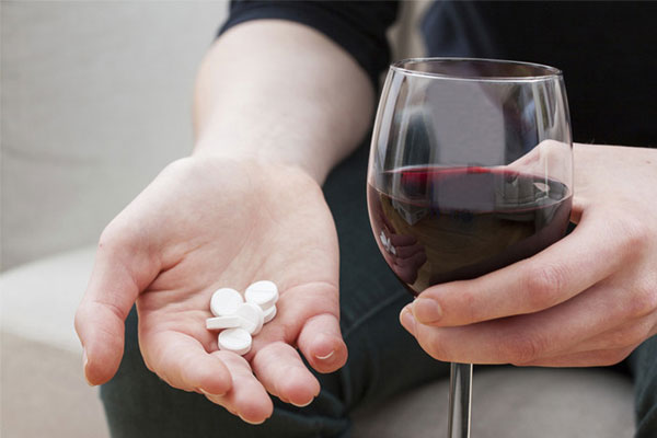 Người đàn ông 41 tuổi tử vong sau khi uống Viagra với rượu-1