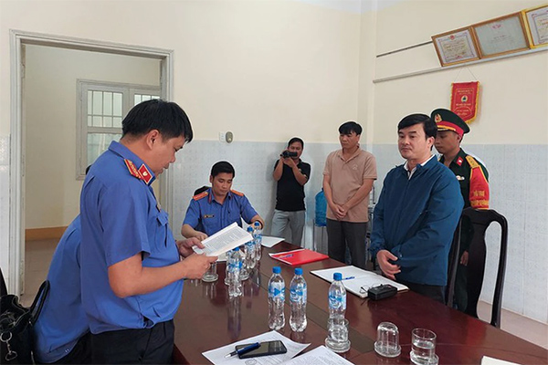 Thầy giáo trường chuyên hầu tòa, sững sờ khi biết luật sư bào chữa là học trò cũ-2