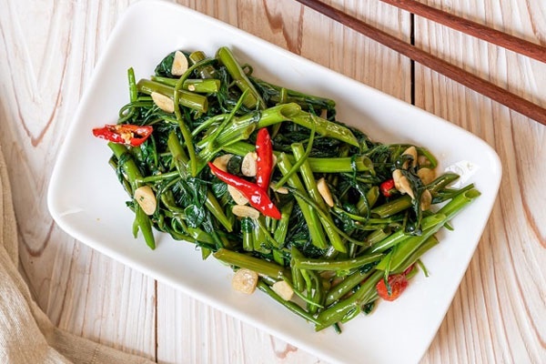 Rau muống xào chao: Món ăn dân dã, lạ miệng, lại đưa cơm ngày nắng lên-4