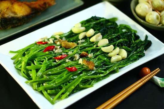 Rau muống xào chao: Món ăn dân dã, lạ miệng, lại đưa cơm ngày nắng lên