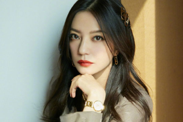 Cuộc sống Triệu Vy sau hai năm bị xóa sổ khỏi showbiz-5