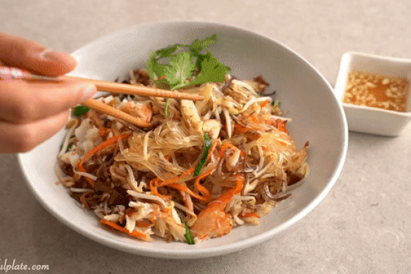 Miến xào cua biển, món ăn tươi ngọt, thơm mềm đậm vị ăn, thích hợp cho những ngày ngán cơm