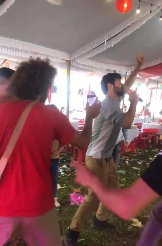 Đi ngang đám cưới quê, anh Tây vào quẩy ké hài hước-2