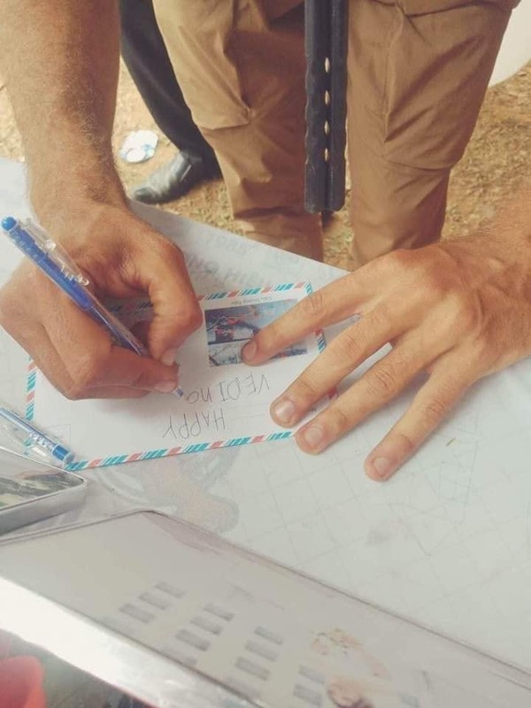 Đi ngang đám cưới quê, anh Tây vào quẩy ké hài hước-4