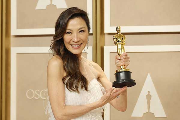 Dương Tử Quỳnh thông báo lên chức bà ở tuổi 61: Phép màu xảy ra với gia đình Ảnh hậu Oscar” và tỷ phú!-5