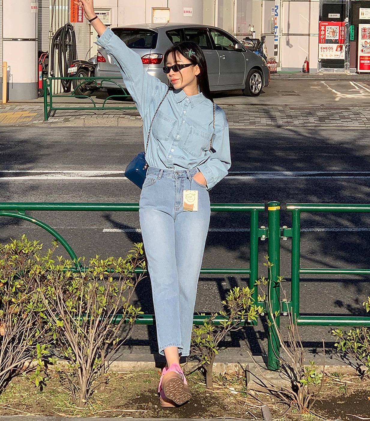 5 cách diện quần jeans cho nàng thấp bé-10