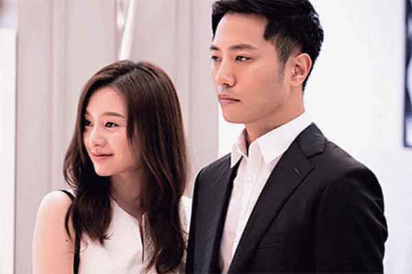 Đêm khuya, thấy vợ cặm cụi giặt quần áo bẩn trong nhà tắm mà tôi ngỡ ngàng-1